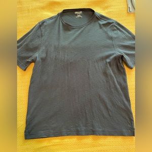 Men’s Kirkland Signature Athletic Short Sleeve Dark Blue T-Shirt Size: M